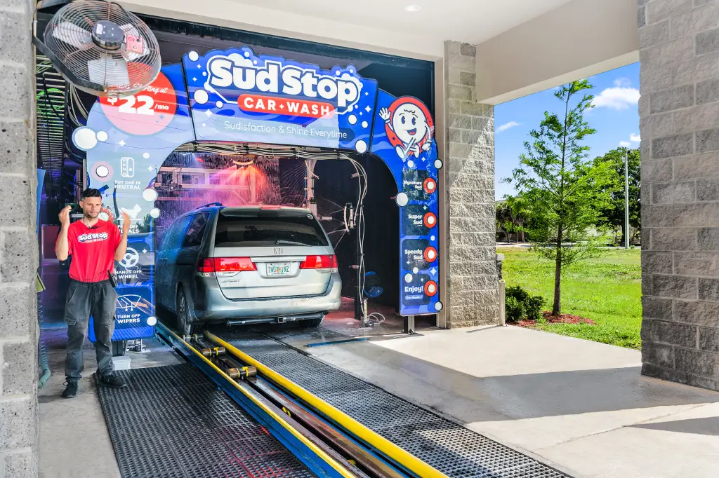 Sud Stop Car Wash at 5225 24th St E, Bradenton, FL