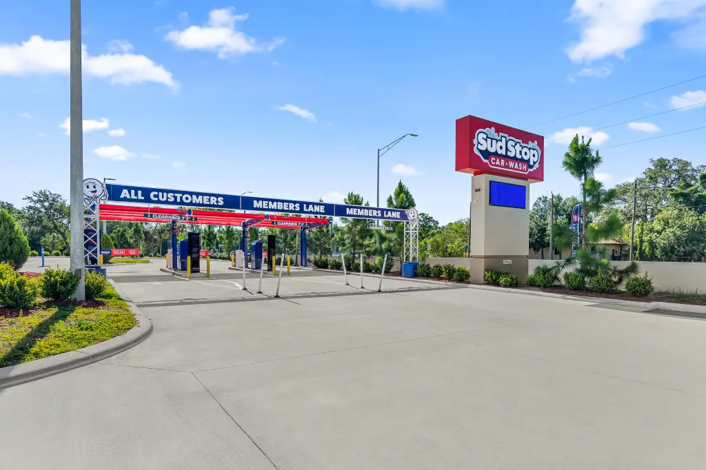 Sud Stop Car Wash at 5225 24th St E, Bradenton, FL