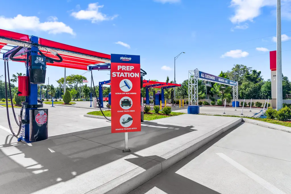 Sud Stop Car Wash at 5225 24th St E, Bradenton, FL