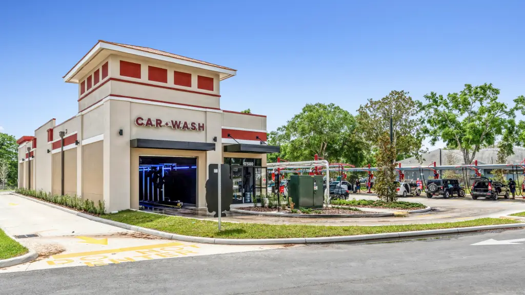 Sud Stop Car Wash at 17580 US 441, Mount Dora, FL