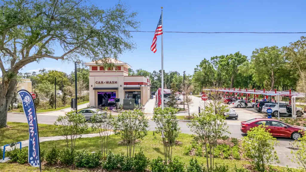 Sud Stop Car Wash at 17580 US 441, Mount Dora, FL