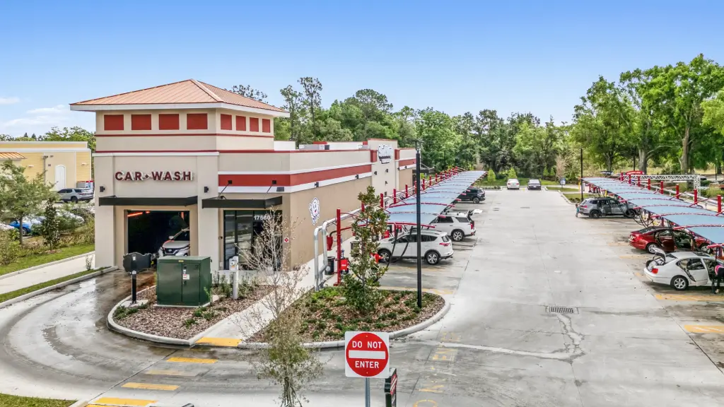 Sud Stop Car Wash at 17580 US 441, Mount Dora, FL