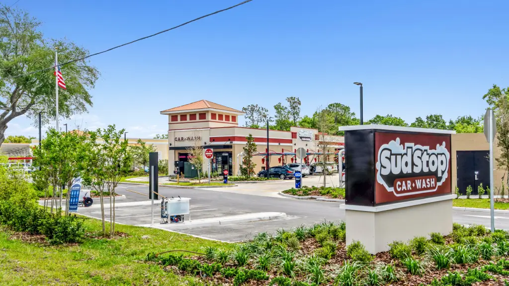 Sud Stop Car Wash at 17580 US 441, Mount Dora, FL 32757