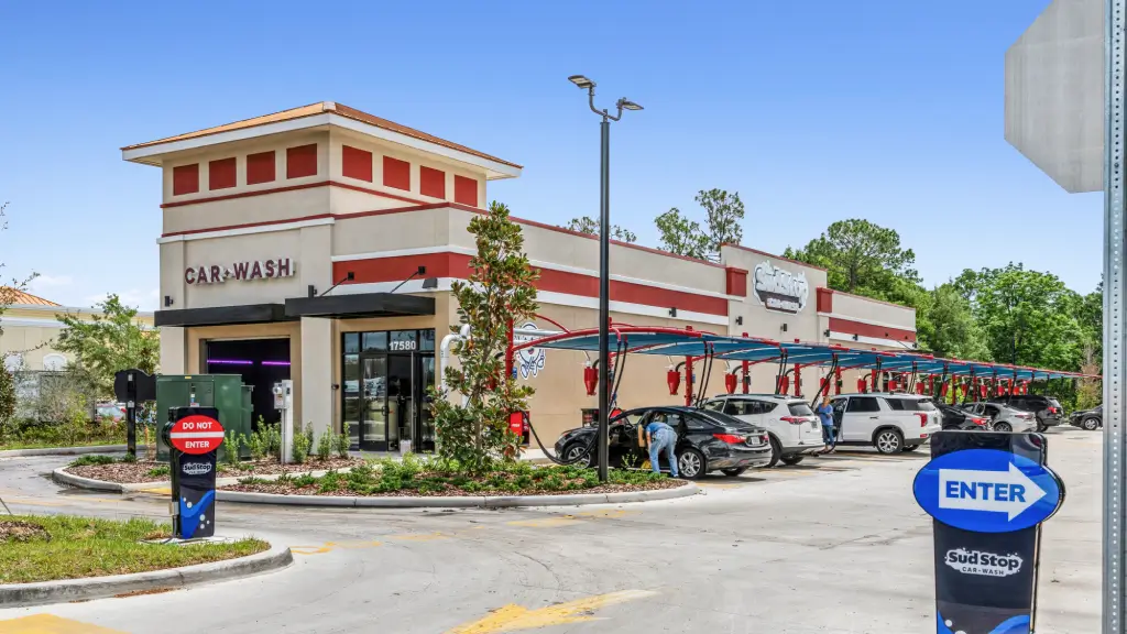 Sud Stop Car Wash at 17580 US 441, Mount Dora, FL
