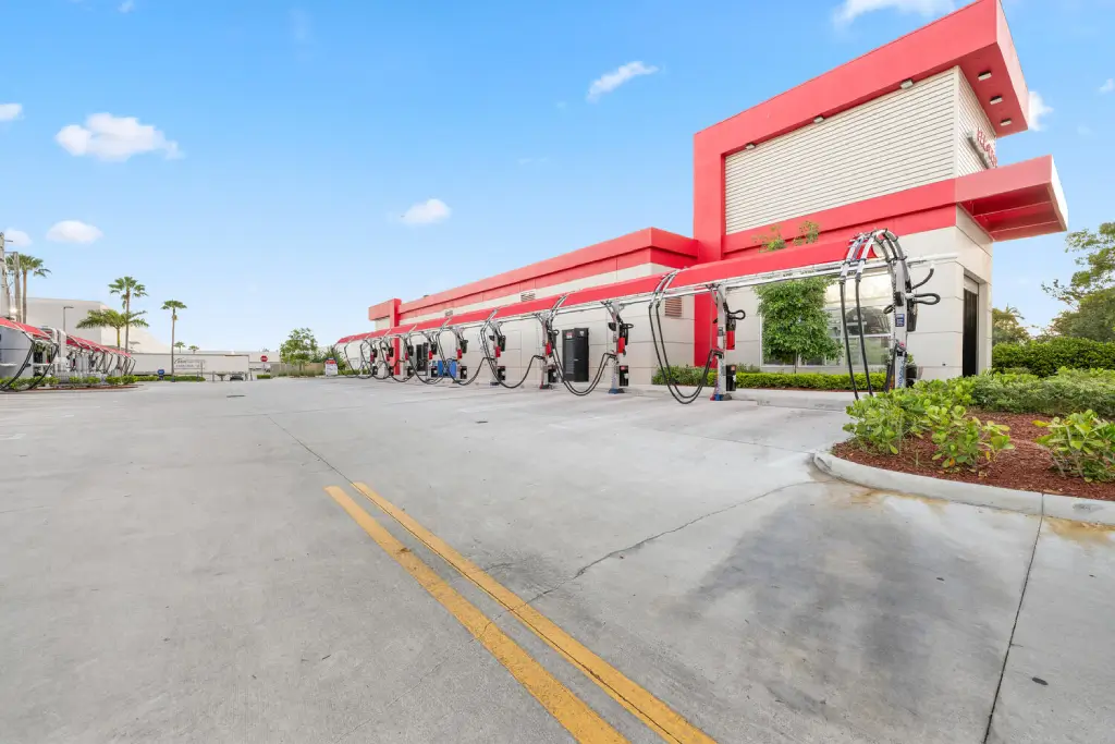 Sud Stop Car Wash at 3301 W Hallandale Beach Blvd, Pembroke Park, FL