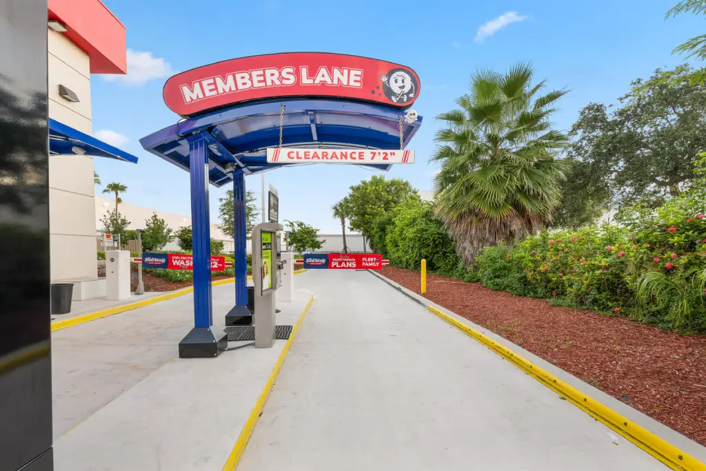 Sud Stop Car Wash at 3301 W Hallandale Beach Blvd, Pembroke Park, FL