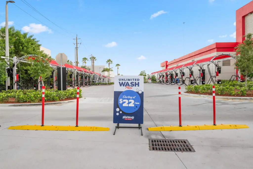 Sud Stop Car Wash at 3301 W Hallandale Beach Blvd, Pembroke Park, FL