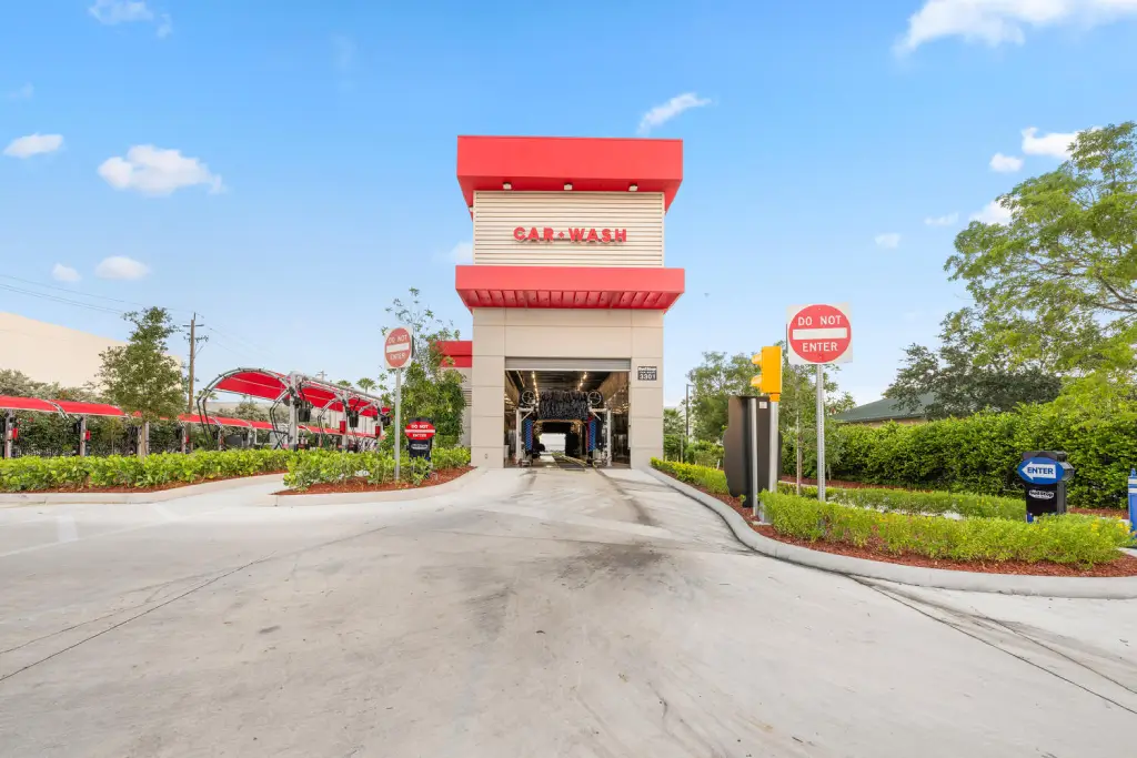 Sud Stop Car Wash at 3301 W Hallandale Beach Blvd, Pembroke Park, FL