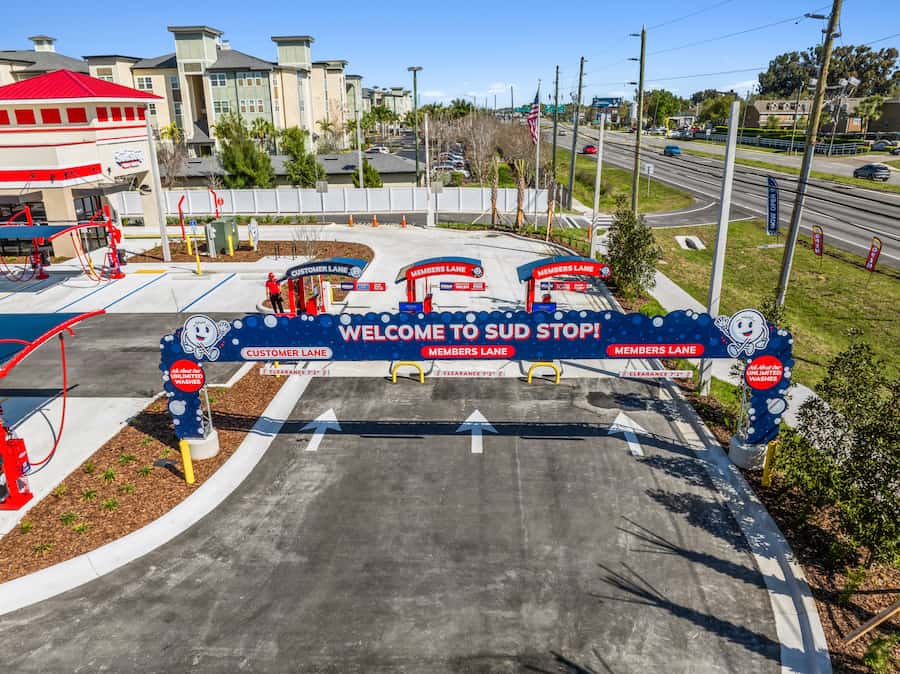 express car wash drive up lanes at sud stop car wash at 6629 126th Ave N, Largo, FL 33773